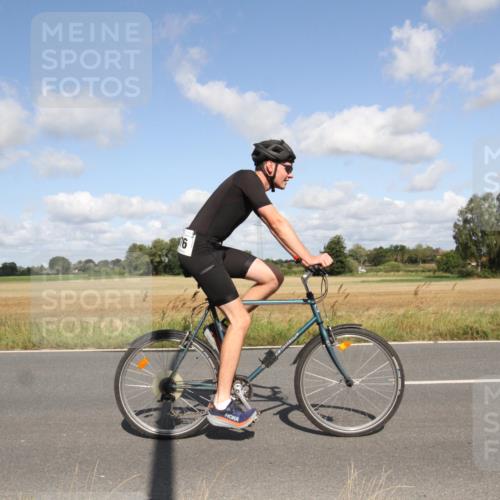 25.08.2024 - Elbe Triathlon Hamburg Fuchs,  Jonas http://msf.ph/oto/6837429 25.08.2024 10:41:26 Radfahren 576, 1411, 751, 558 meine-sportfotos.de