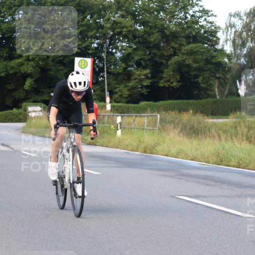 25.08.2024 - Elbe Triathlon Hamburg Fuchs,  Jonas http://msf.ph/oto/6837437 25.08.2024 08:50:17 Radfahren 109 meine-sportfotos.de