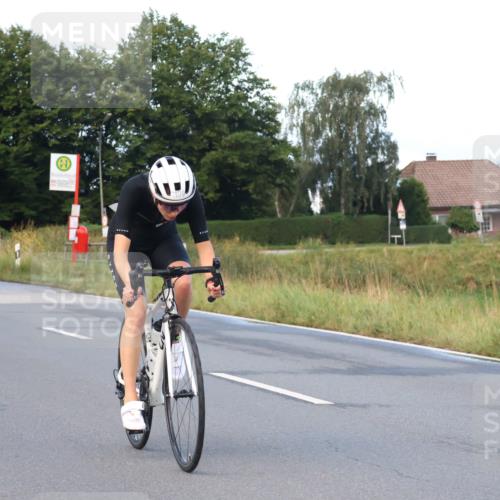 25.08.2024 - Elbe Triathlon Hamburg Fuchs,  Jonas http://msf.ph/oto/6837446 25.08.2024 08:50:17 Radfahren 109 meine-sportfotos.de