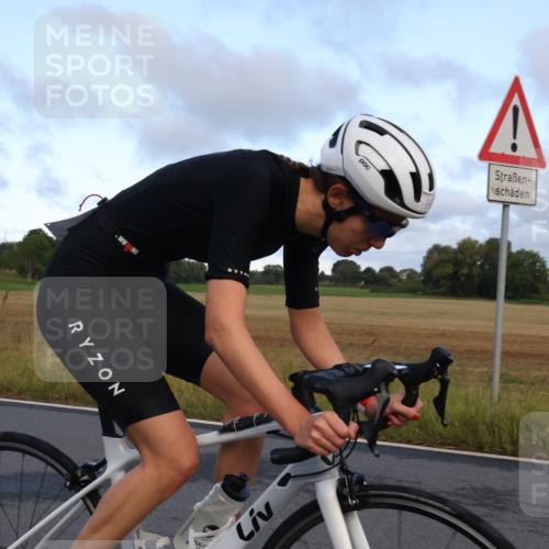 25.08.2024 - Elbe Triathlon Hamburg Fuchs,  Jonas http://msf.ph/oto/6837468 25.08.2024 08:50:18 Radfahren 109 meine-sportfotos.de