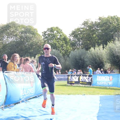 25.08.2024 - Elbe Triathlon Hamburg H.Heesch http://msf.ph/oto/6837489 25.08.2024 10:21:48 Ziel 34 meine-sportfotos.de