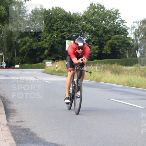 25.08.2024 - Elbe Triathlon Hamburg Fuchs,  Jonas http://msf.ph/oto/6837493 25.08.2024 08:50:36 Radfahren 82, 78 meine-sportfotos.de
