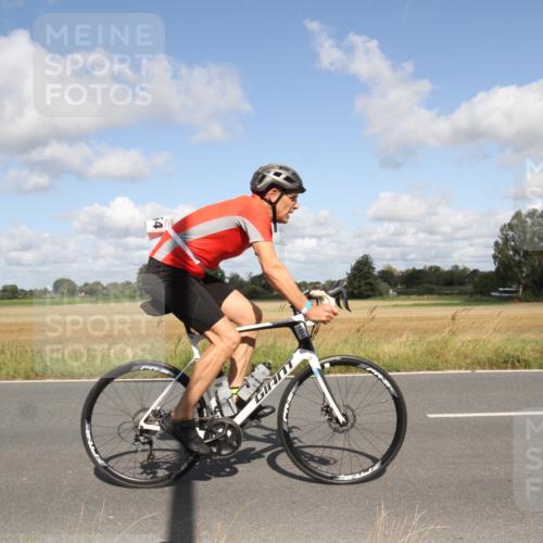 25.08.2024 - Elbe Triathlon Hamburg Fuchs,  Jonas http://msf.ph/oto/6837497 25.08.2024 10:42:36 Radfahren 1444, 1454, 693, 765 meine-sportfotos.de