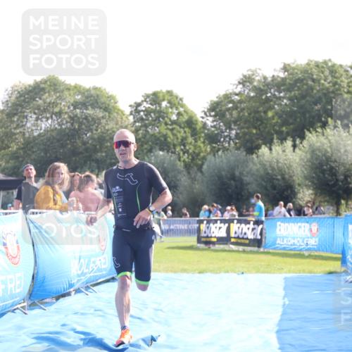 25.08.2024 - Elbe Triathlon Hamburg H.Heesch http://msf.ph/oto/6837500 25.08.2024 10:21:48 Ziel 34 meine-sportfotos.de