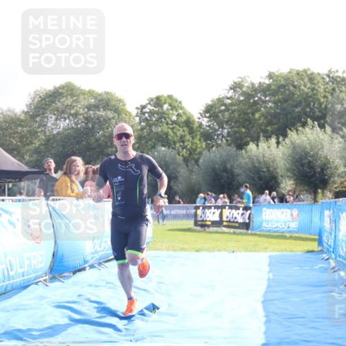 25.08.2024 - Elbe Triathlon Hamburg H.Heesch http://msf.ph/oto/6837510 25.08.2024 10:21:48 Ziel 34 meine-sportfotos.de