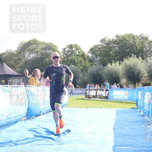 25.08.2024 - Elbe Triathlon Hamburg H.Heesch http://msf.ph/oto/6837514 25.08.2024 10:21:48 Ziel 34 meine-sportfotos.de