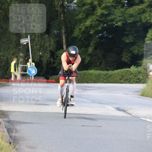 25.08.2024 - Elbe Triathlon Hamburg Fuchs,  Jonas http://msf.ph/oto/6837517 25.08.2024 08:50:42 Radfahren 78 meine-sportfotos.de