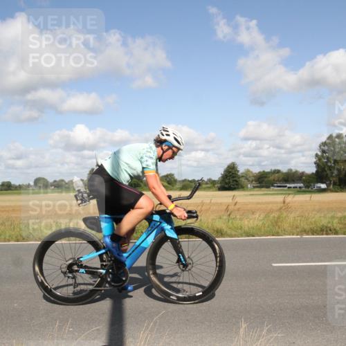 25.08.2024 - Elbe Triathlon Hamburg Fuchs,  Jonas http://msf.ph/oto/6837521 25.08.2024 10:42:46 Radfahren 765, 1430, 533, 1410 meine-sportfotos.de
