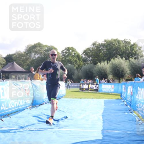 25.08.2024 - Elbe Triathlon Hamburg H.Heesch http://msf.ph/oto/6837523 25.08.2024 10:21:48 Ziel 34 meine-sportfotos.de