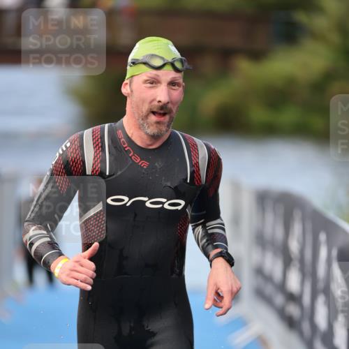 25.08.2024 - Elbe Triathlon Hamburg H.Heesch http://msf.ph/oto/6837524 25.08.2024 08:38:17 Schwimmen 53 meine-sportfotos.de