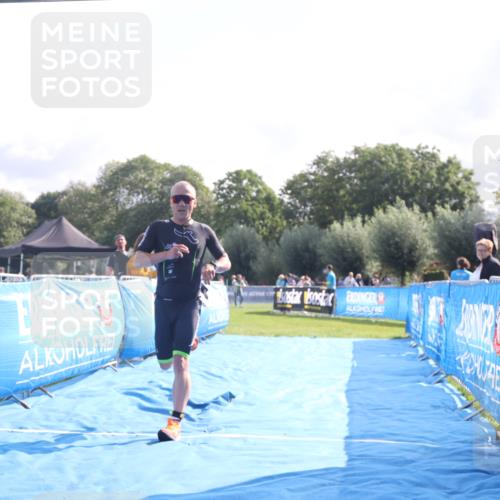25.08.2024 - Elbe Triathlon Hamburg H.Heesch http://msf.ph/oto/6837525 25.08.2024 10:21:48 Ziel 34 meine-sportfotos.de