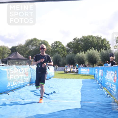 25.08.2024 - Elbe Triathlon Hamburg H.Heesch http://msf.ph/oto/6837530 25.08.2024 10:21:48 Ziel 34 meine-sportfotos.de