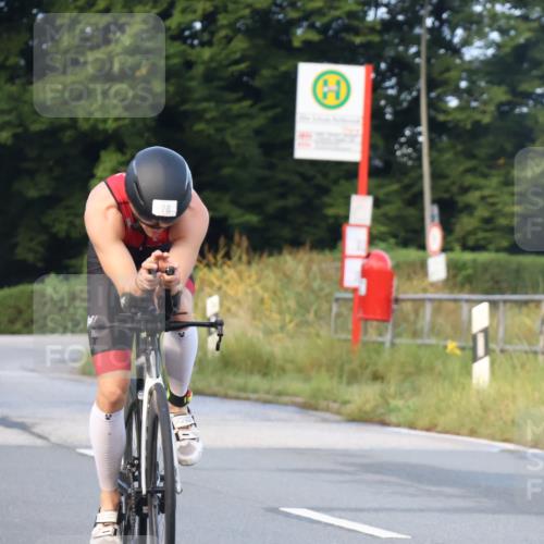 25.08.2024 - Elbe Triathlon Hamburg Fuchs,  Jonas http://msf.ph/oto/6837531 25.08.2024 08:50:43 Radfahren 78 meine-sportfotos.de