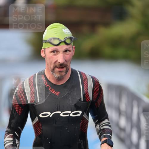 25.08.2024 - Elbe Triathlon Hamburg H.Heesch http://msf.ph/oto/6837545 25.08.2024 08:38:17 Schwimmen 53 meine-sportfotos.de