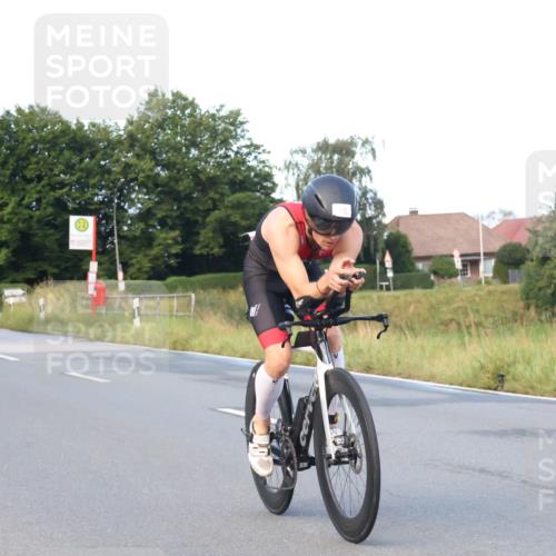 25.08.2024 - Elbe Triathlon Hamburg Fuchs,  Jonas http://msf.ph/oto/6837551 25.08.2024 08:50:44 Radfahren 78 meine-sportfotos.de