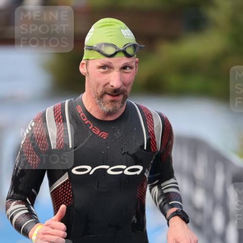 25.08.2024 - Elbe Triathlon Hamburg H.Heesch http://msf.ph/oto/6837554 25.08.2024 08:38:17 Schwimmen 53 meine-sportfotos.de