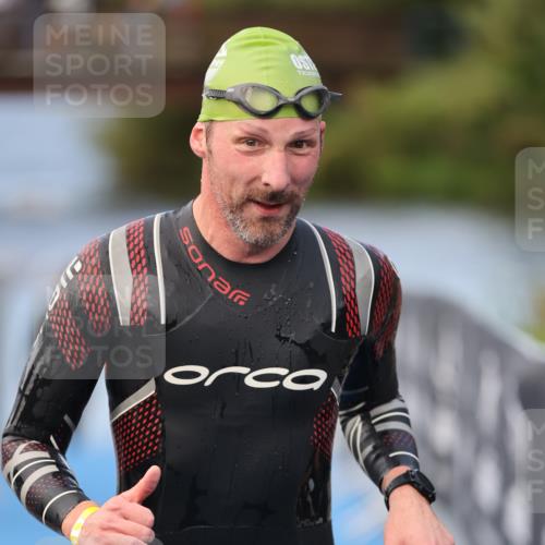 25.08.2024 - Elbe Triathlon Hamburg H.Heesch http://msf.ph/oto/6837558 25.08.2024 08:38:17 Schwimmen 53 meine-sportfotos.de