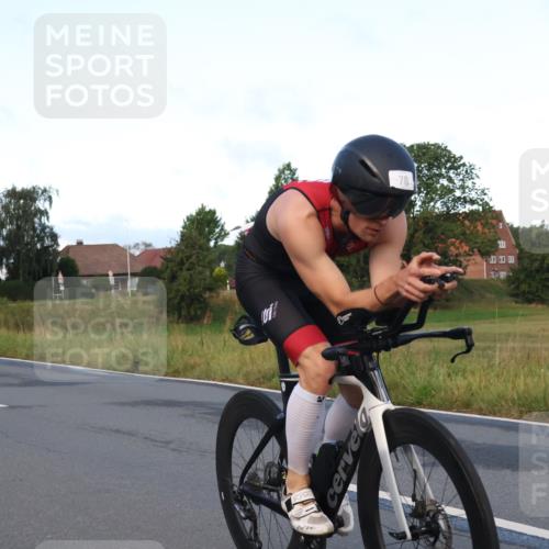 25.08.2024 - Elbe Triathlon Hamburg Fuchs,  Jonas http://msf.ph/oto/6837560 25.08.2024 08:50:44 Radfahren 78 meine-sportfotos.de