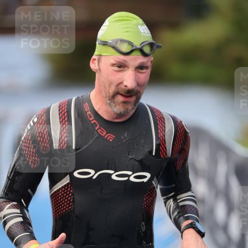 25.08.2024 - Elbe Triathlon Hamburg H.Heesch http://msf.ph/oto/6837562 25.08.2024 08:38:17 Schwimmen 53 meine-sportfotos.de