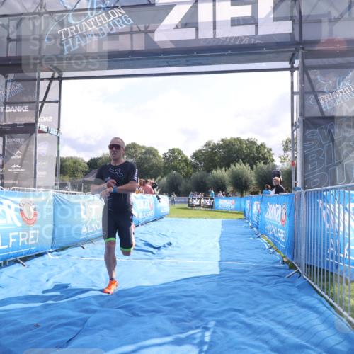 25.08.2024 - Elbe Triathlon Hamburg H.Heesch http://msf.ph/oto/6837564 25.08.2024 10:21:49 Ziel 34 meine-sportfotos.de