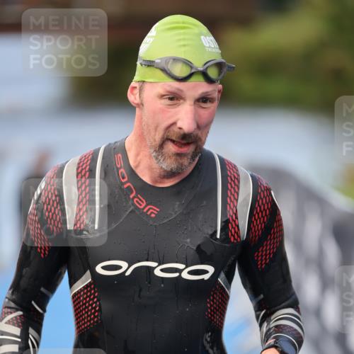25.08.2024 - Elbe Triathlon Hamburg H.Heesch http://msf.ph/oto/6837570 25.08.2024 08:38:18 Schwimmen 53 meine-sportfotos.de