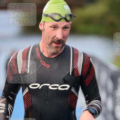 25.08.2024 - Elbe Triathlon Hamburg H.Heesch http://msf.ph/oto/6837574 25.08.2024 08:38:18 Schwimmen 53 meine-sportfotos.de