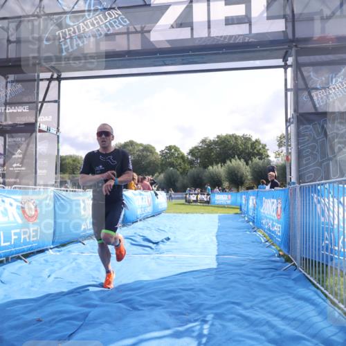 25.08.2024 - Elbe Triathlon Hamburg H.Heesch http://msf.ph/oto/6837576 25.08.2024 10:21:49 Ziel 34 meine-sportfotos.de