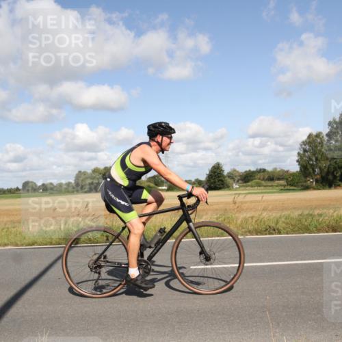 25.08.2024 - Elbe Triathlon Hamburg Fuchs,  Jonas http://msf.ph/oto/6837583 25.08.2024 10:43:27 Radfahren 785, 775, 1415, 721, 1455 meine-sportfotos.de
