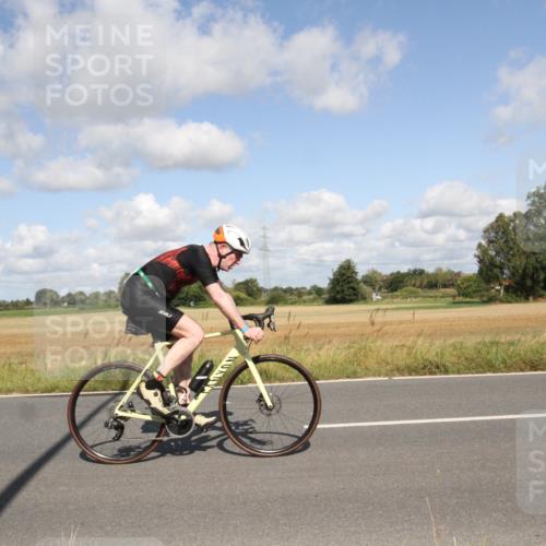 25.08.2024 - Elbe Triathlon Hamburg Fuchs,  Jonas http://msf.ph/oto/6837637 25.08.2024 10:43:53 Radfahren 724, 764, 1467, 589 meine-sportfotos.de