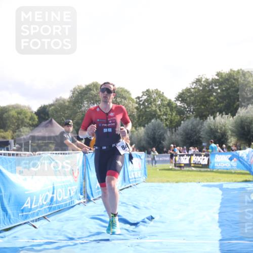 25.08.2024 - Elbe Triathlon Hamburg H.Heesch http://msf.ph/oto/6837638 25.08.2024 10:22:08 Ziel 84 meine-sportfotos.de