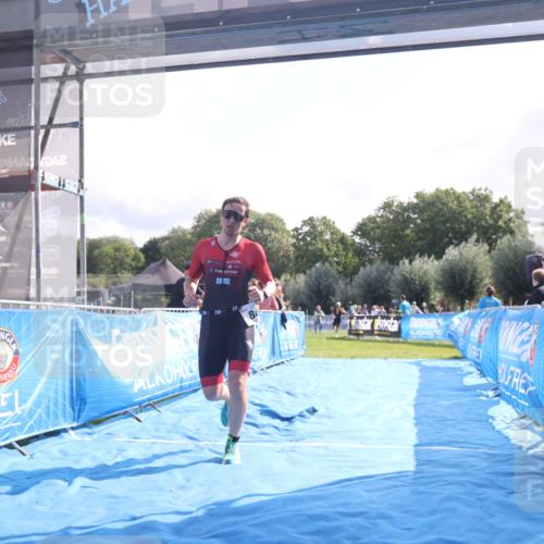 25.08.2024 - Elbe Triathlon Hamburg H.Heesch http://msf.ph/oto/6837652 25.08.2024 10:22:08 Ziel 84 meine-sportfotos.de