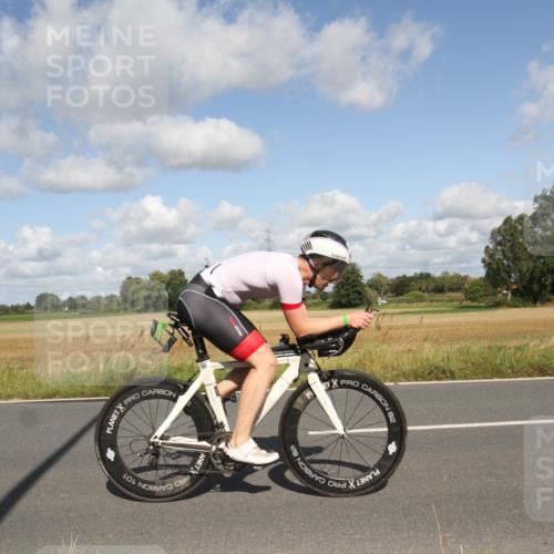 25.08.2024 - Elbe Triathlon Hamburg Fuchs,  Jonas http://msf.ph/oto/6837655 25.08.2024 10:44:03 Radfahren 589, 630, 1845 meine-sportfotos.de