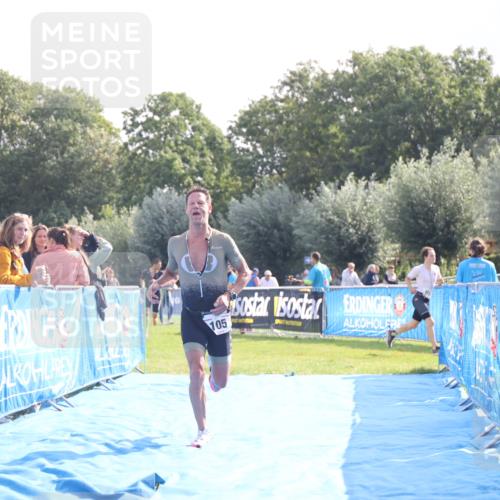 25.08.2024 - Elbe Triathlon Hamburg H.Heesch http://msf.ph/oto/6837663 25.08.2024 10:22:23 Ziel 37, 105 meine-sportfotos.de
