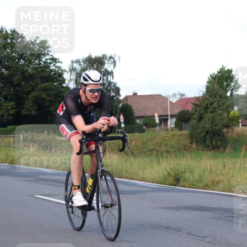 25.08.2024 - Elbe Triathlon Hamburg Fuchs,  Jonas http://msf.ph/oto/6837666 25.08.2024 08:50:56 Radfahren 68, 62, 164 meine-sportfotos.de