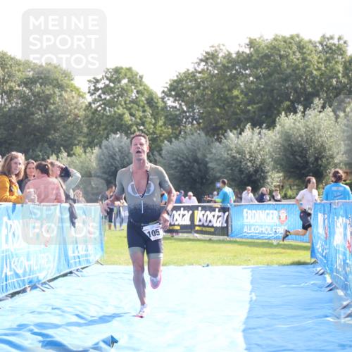 25.08.2024 - Elbe Triathlon Hamburg H.Heesch http://msf.ph/oto/6837671 25.08.2024 10:22:23 Ziel 37, 105 meine-sportfotos.de