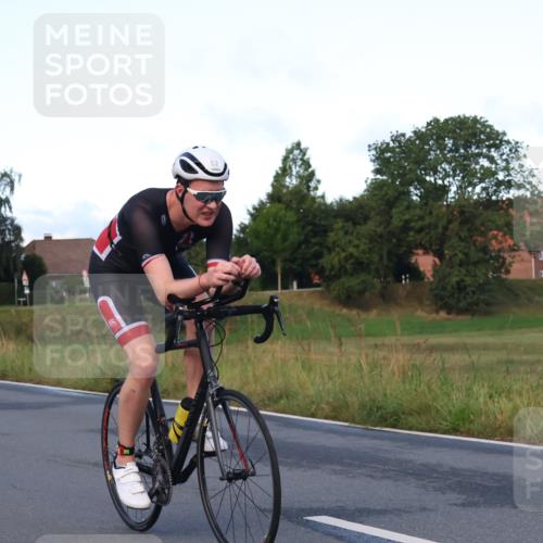 25.08.2024 - Elbe Triathlon Hamburg Fuchs,  Jonas http://msf.ph/oto/6837675 25.08.2024 08:50:56 Radfahren 68, 62, 164 meine-sportfotos.de