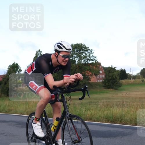 25.08.2024 - Elbe Triathlon Hamburg Fuchs,  Jonas http://msf.ph/oto/6837680 25.08.2024 08:50:57 Radfahren 68, 62, 164 meine-sportfotos.de