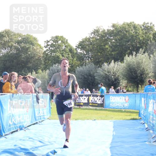 25.08.2024 - Elbe Triathlon Hamburg H.Heesch http://msf.ph/oto/6837695 25.08.2024 10:22:23 Ziel 37, 105 meine-sportfotos.de