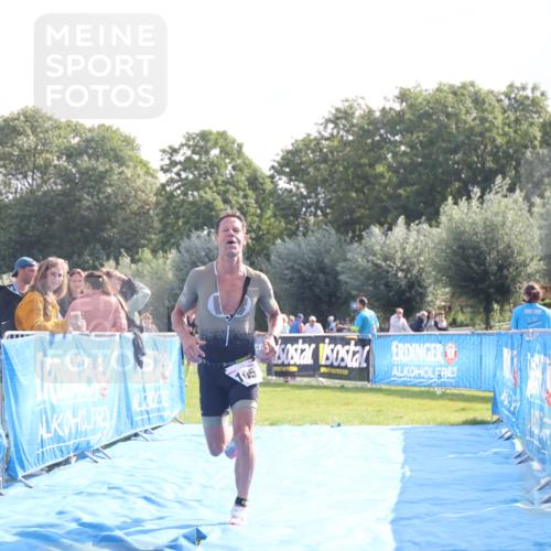 25.08.2024 - Elbe Triathlon Hamburg H.Heesch http://msf.ph/oto/6837698 25.08.2024 10:22:23 Ziel 37, 105 meine-sportfotos.de