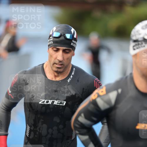 25.08.2024 - Elbe Triathlon Hamburg H.Heesch http://msf.ph/oto/6837699 25.08.2024 08:39:00 Schwimmen 66, 101, 111 meine-sportfotos.de