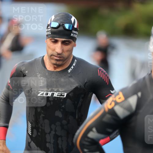 25.08.2024 - Elbe Triathlon Hamburg H.Heesch http://msf.ph/oto/6837709 25.08.2024 08:39:00 Schwimmen 66, 101, 111 meine-sportfotos.de