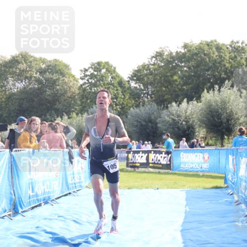 25.08.2024 - Elbe Triathlon Hamburg H.Heesch http://msf.ph/oto/6837714 25.08.2024 10:22:24 Ziel 37, 105 meine-sportfotos.de