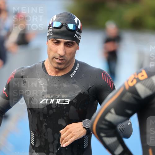 25.08.2024 - Elbe Triathlon Hamburg H.Heesch http://msf.ph/oto/6837717 25.08.2024 08:39:00 Schwimmen 66, 101, 111 meine-sportfotos.de