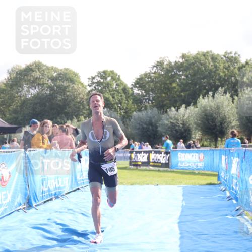25.08.2024 - Elbe Triathlon Hamburg H.Heesch http://msf.ph/oto/6837724 25.08.2024 10:22:24 Ziel 37, 105 meine-sportfotos.de