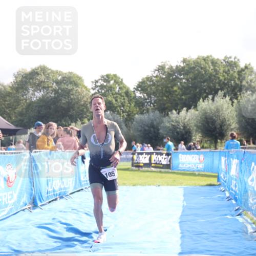 25.08.2024 - Elbe Triathlon Hamburg H.Heesch http://msf.ph/oto/6837729 25.08.2024 10:22:24 Ziel 37, 105 meine-sportfotos.de