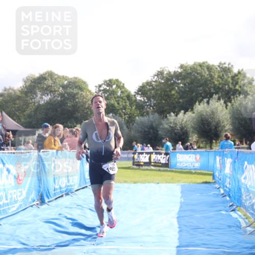 25.08.2024 - Elbe Triathlon Hamburg H.Heesch http://msf.ph/oto/6837732 25.08.2024 10:22:24 Ziel 37, 105 meine-sportfotos.de