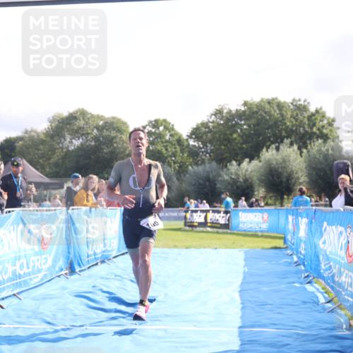 25.08.2024 - Elbe Triathlon Hamburg H.Heesch http://msf.ph/oto/6837741 25.08.2024 10:22:24 Ziel 37, 105 meine-sportfotos.de