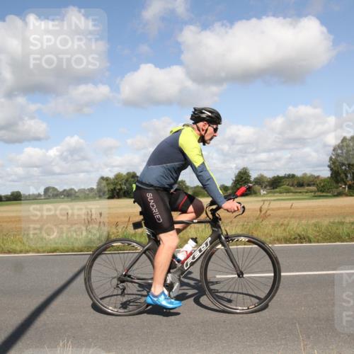 25.08.2024 - Elbe Triathlon Hamburg Fuchs,  Jonas http://msf.ph/oto/6837753 25.08.2024 10:45:52 Radfahren 636, 777, 1450 meine-sportfotos.de