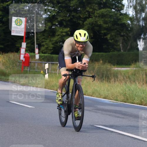 25.08.2024 - Elbe Triathlon Hamburg Fuchs,  Jonas http://msf.ph/oto/6837756 25.08.2024 08:51:21 Radfahren 106 meine-sportfotos.de