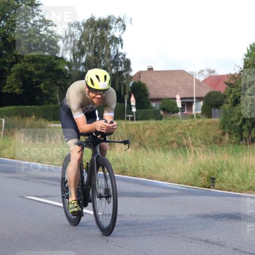 25.08.2024 - Elbe Triathlon Hamburg Fuchs,  Jonas http://msf.ph/oto/6837765 25.08.2024 08:51:22 Radfahren 106 meine-sportfotos.de